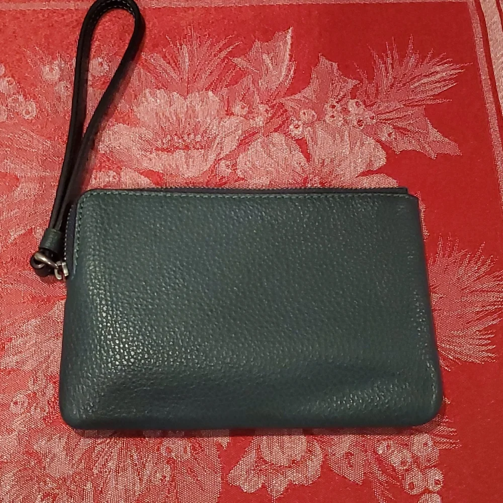 Coach Corner- Zip Wristlet, Jade Green, NWT - Picture 2 of 3